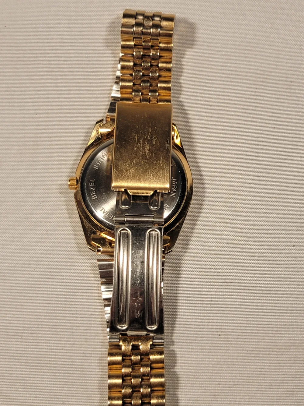 John Weitz Gold Tone Women's Quartz Watch with Date Window